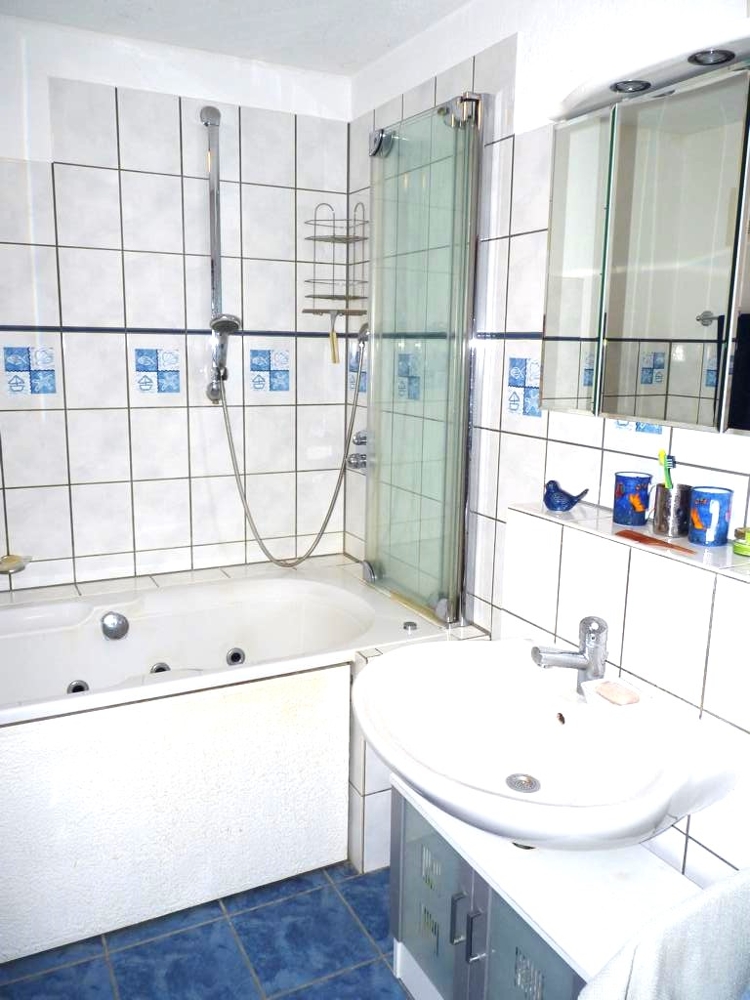Badezimmer Etagenwohnung K�nigsbrunn