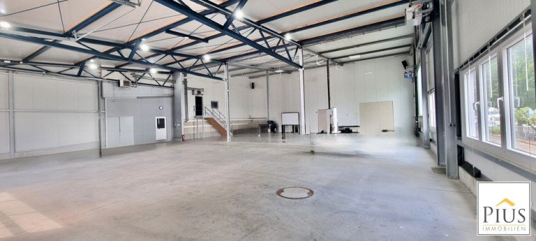 Innenansicht Bobingen Halle / Lager / Produktion Gewerbehalle ca. 500 m� f�r Produktion, Werkstatt, Lager nahe B 17