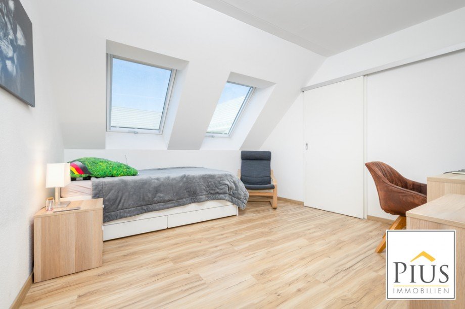Schlafzimmer mit Ankleide Dachgeschosswohnung Gersthofen