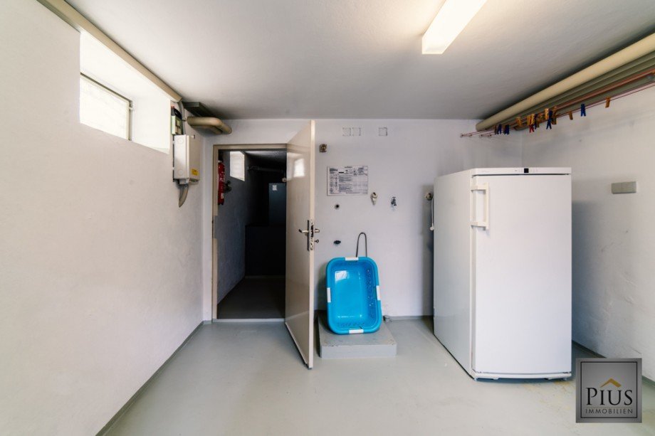Waschraum Keller Reiheneckhaus K�nigsbrunn