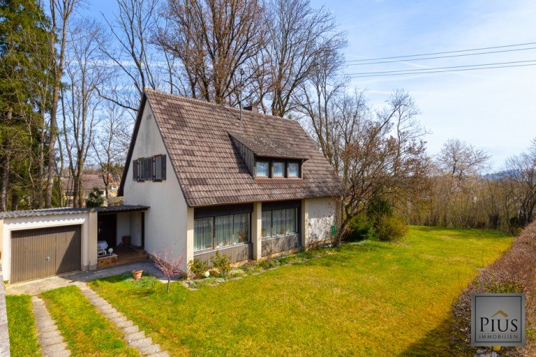 Hausansicht Neus�� Einfamilienhaus �rmelhochkrempler aufgepasst! Einfamilienhaus mit viel Charme und tollem Garten in Neus��-Hainhofen