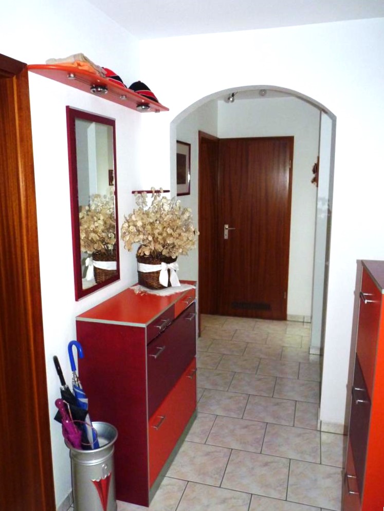 Flur Etagenwohnung K�nigsbrunn