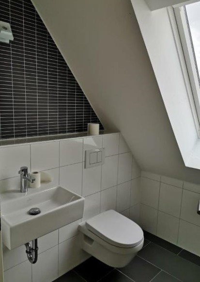 Badezimmer DG Zweifamilienhaus Augsburg