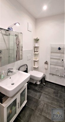 Badezimmer BEZUGSFREIE 2-Zi-Gartenwohnung., Bj. 2019, gehobene Ausstattung inkl. EBK + Stellplatz