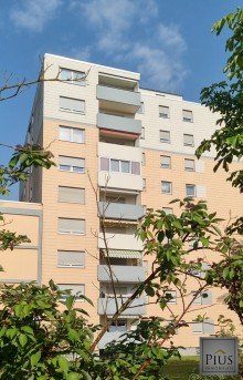 Westansicht_ Wenn nicht jetzt, wann dann? 
Bezugsfreie 3-Zi-Whg. mit Fernblick f�r Interessenten mit Weitblick!