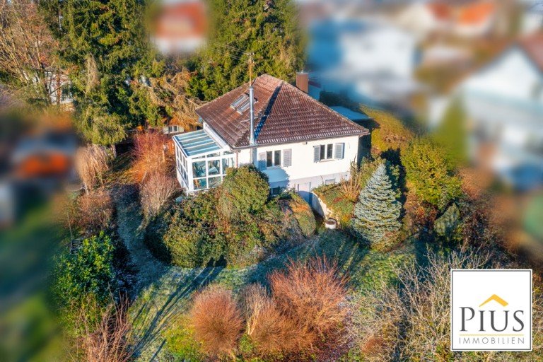 Hausansicht Diedorf-Anhausen Einfamilienhaus Naturnahes Wohnen! Bezugsfreies, renovierungsbed�rftiges EFH auf gro�em Grundst�ck in ruhiger Lage