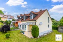 Hausansicht  Geh-Heim -Tipp im Gr�nen! Bezugsfreie, gepflegte DHH Bj. 1995 in rhg. Lage mit Garage u. Stellplatz