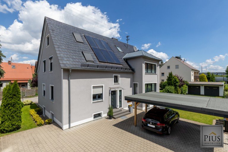 Hausansicht Augsburg Zweifamilienhaus Ihre neue Kapitalanlage? Kernsaniertes Zweifamilienhaus, topgepflegt, EG vermietet, OG ab 01.01.23 frei