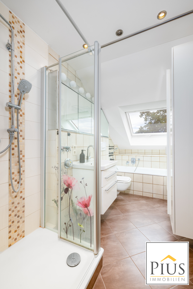Badezimmer Dachgeschosswohnung Augsburg / G�ggingen