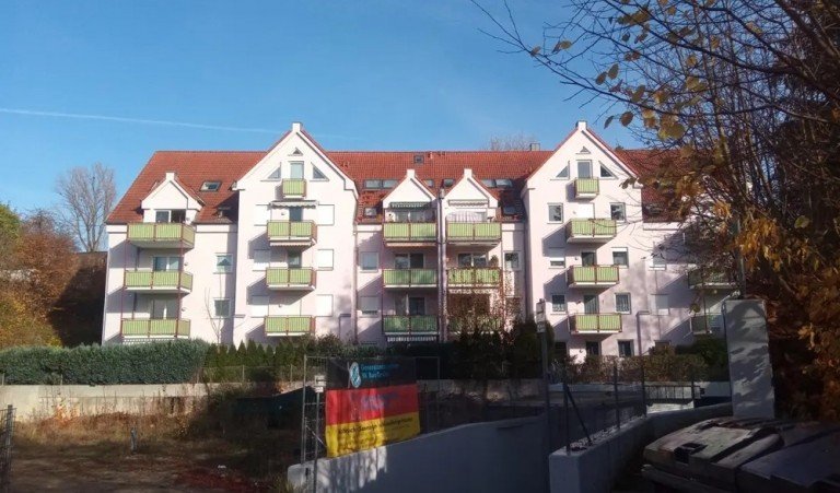 Hausansicht Mering Etagenwohnung F�r Kapitalanleger: 4,5 % Bruttomietrendite! Vermietet, Lift, Balkon, inkl. TG- u. Au�enstellplatz