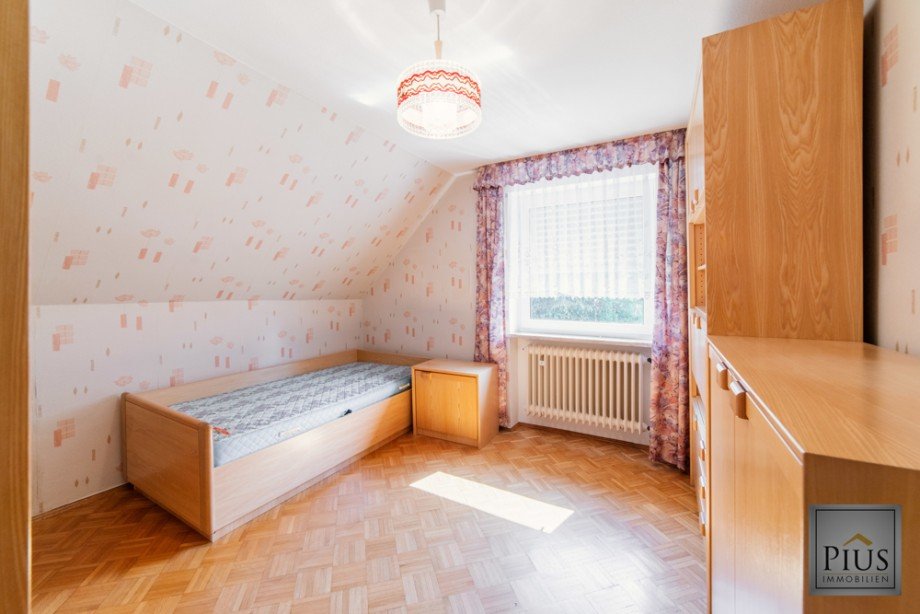 Schlafzimmer 2 OG Reiheneckhaus K�nigsbrunn