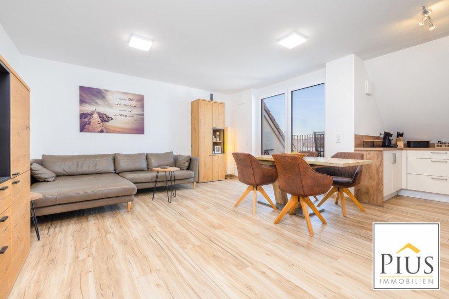 Wohn-Essbereich Dachgeschosswohnung Gersthofen