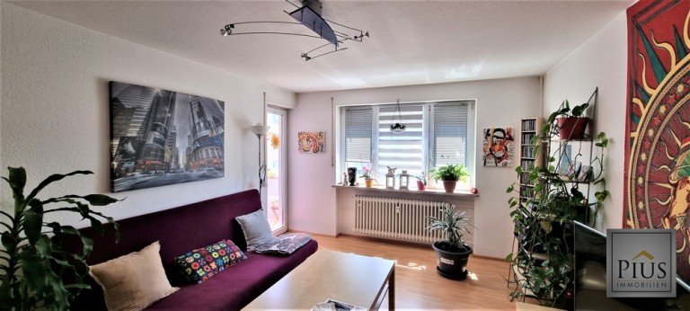 Wohnzimmer K�nigsbrunn Etagenwohnung Achtung Kapitalanleger! Helle 2-Zimmer-Wohnung mit S�dbalkon in ruhiger Lage, vermietet, ab sofort