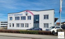 Hausansicht Viel Platz f�r Ihr Business auf ca. 180 m�, 8 R�ume! Moderne B�ro-/Praxisfl�chen mit Stellpl�tzen